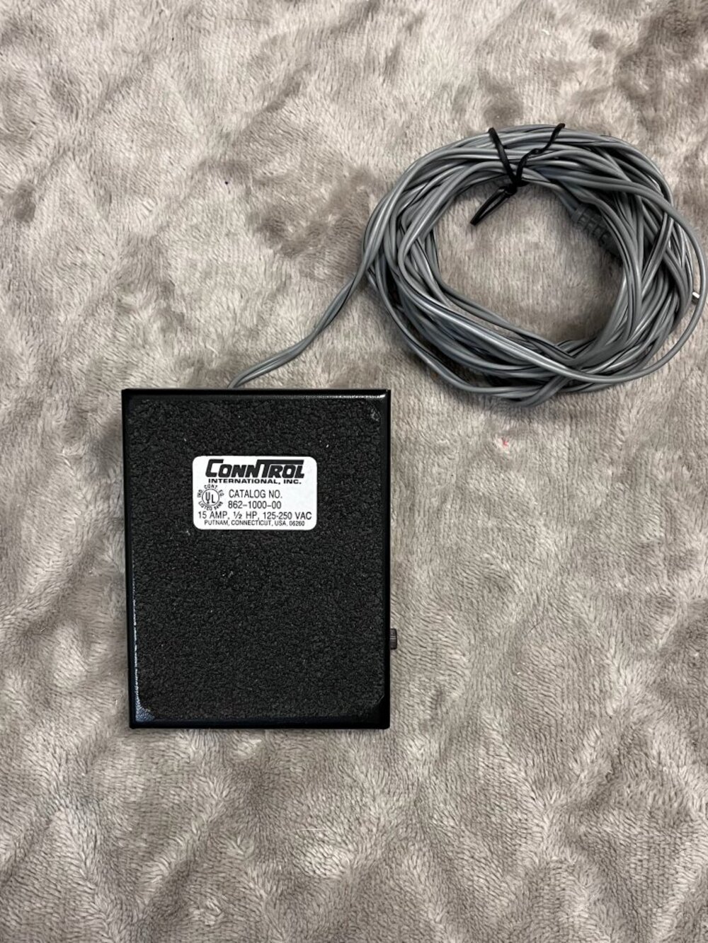 ConnTrol International 862-1000-00 Momentary Foot Switch Pedal w/ Connector